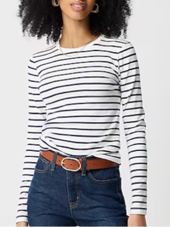 GAP Tops - Modern Everyday Long Sleeve White & Black Strips Crewneck Top
